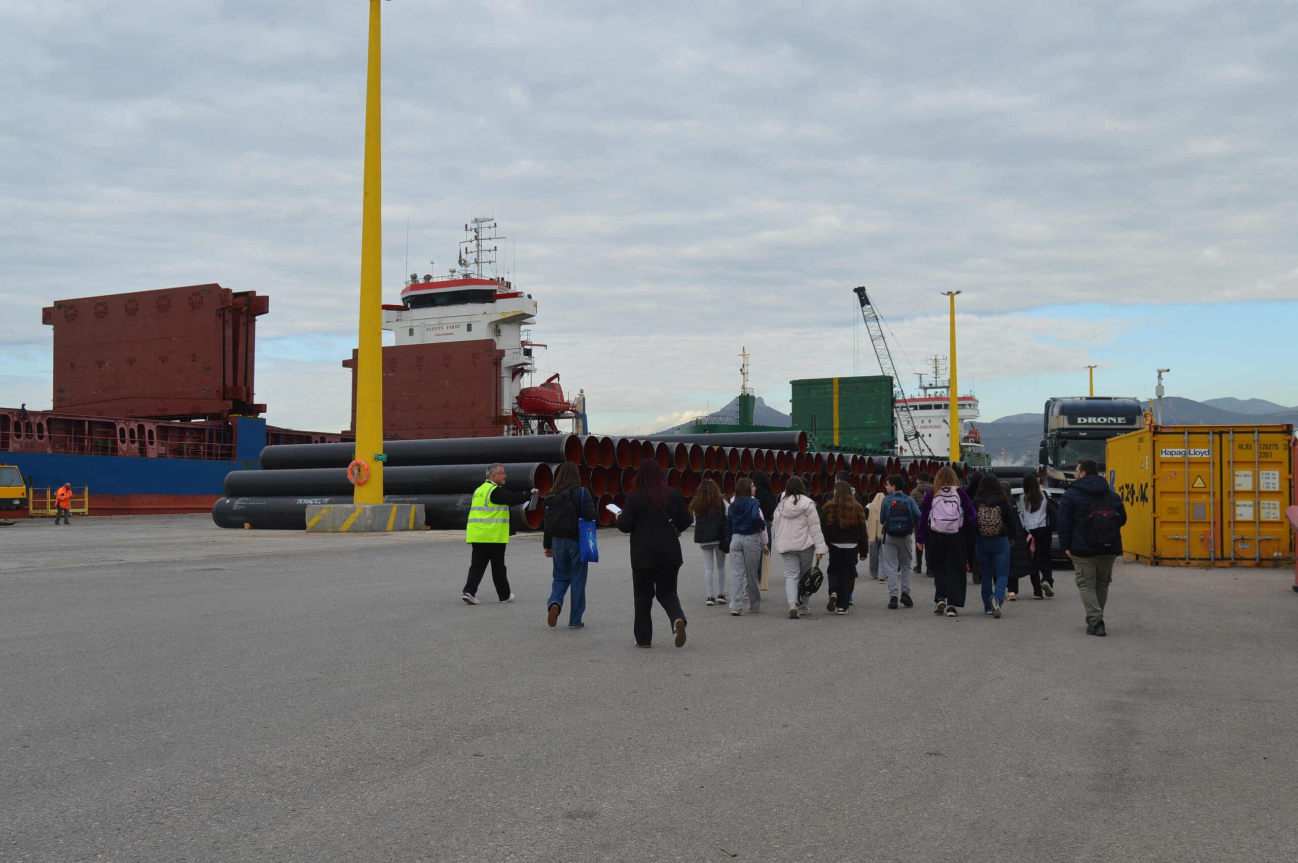 You are currently viewing Ενημερωτική και εκπαιδευτική επίσκεψη μαθητών του 4ου Γυμνασίου Ελευσίνας στον Λιμένα της πόλης